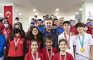 Bayraklı Belediyesi’nden 3 yılda 666 madalya