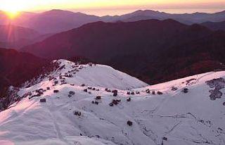 Beyaz örtüyle kaplanan Artvin’in Klaskur Yaylası’nda...