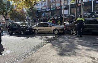 Bilecik’te 4 aracın karıştığı zincirleme trafik...