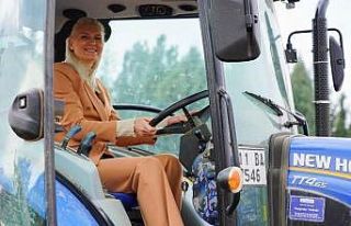 Bilecik’te ata tohumu karakılçık buğdayı toprakla...