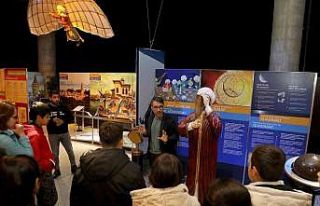 Bilimin sultanları bu sergide