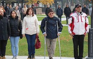 Bolu’da Ata’ya saygı duruşu