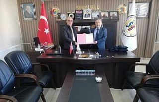 Borsa’dan öğrencilere eşofman yardımı