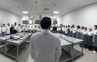 Bu derste Türk mutfağındaki 16 farklı çorba pişti