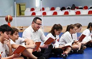 Bu takımdaki sporcular kitap okumadan maça başlayamıyor