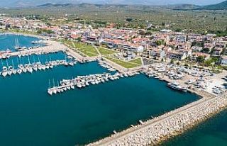 Burhaniye Yat Limanı ve Balıkçı Barınağı kıyı...