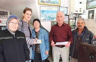 Burhaniye’de Ak Parti Kadın Kolları yönetimi...