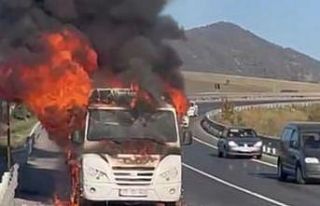 Bursa’da tamir için yola çıkan minibüs alev...