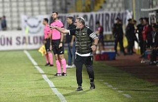 Bursaspor Teknik Direktörü Tahsin Tam istifa etti