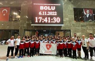 Büyükşehir yüzme takımı başarıya doymuyor