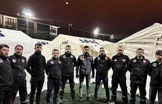Çadır kurarak destek oldular