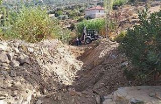 Çakaldoğan’da dere temizlik çalışması yapıldı