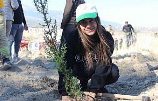 Çal’da geleceğe nefes için bin fidan dikildi