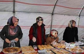 Camii İnşaatı için gönüllü bayanlar hayır...