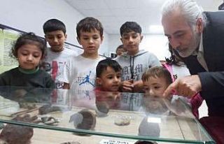 Çanakkale Gezici Müzesi Mersin’de büyük ilgi...