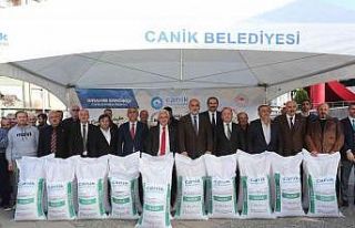 Canik Belediyesi’nden çiftçilere tohum desteği