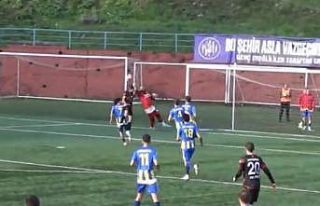 Çaycumaspor’un kalecisi Demirdelen’in maçta...