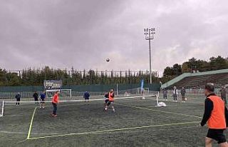 Çayırova’da ayak tenisi turnuvası