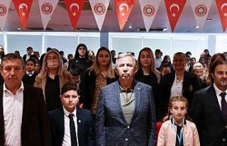 ’Çocuk Meclisi’ üyeleri mazbatalarını Mansur...