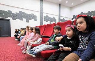 Çocuklar "Fıstık ile Celil" oyununu çok...