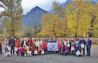 "Çocuklar üşümesin" diye bere ve atkı...