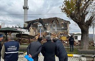 Cumayeri’nde acil yıkım kararı alınan yerler...