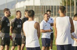 Cüneyt Dumlupınar: "En az gol yiyen takımız"