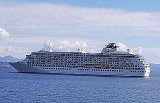 Datça’ya ilk kez kruvaziyer gemisi geldi