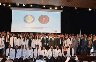 Dicle’de veteriner adayları beyaza büründü