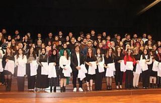 Diş öğrencilerinde beyaz önlük heyecanı