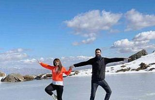 Donan gölde buz pateni keyfi