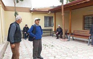 Edremit’te cemaatten caminin kapalı olmasına tepki