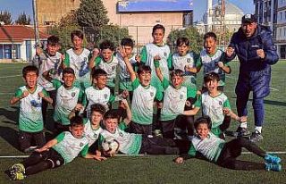 Efelerli minikler turnuvada şampiyon oldu