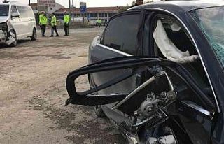 Elazığ’da iki araç çarpıştı: 5 yaralı