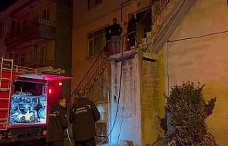 Elektrikli battaniyeden çıkan yangın paniğe neden...