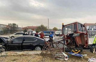 Enez Belediye Başkanının makam aracıyla çarpışan...