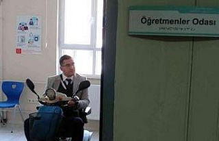 Engeli öğretmenlik hayalini gerçekleştirmeye engel...