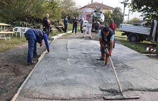 Engelli kız için evinin önüne ambulans girişi...