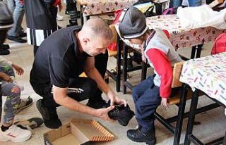 Erdal Erdem’den anlamlı hareket