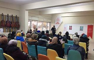 Erzincan’da kadınlar kansere karşı bilgilendiriliyor
