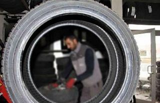 Erzincan’da lastikçilerden ’kar yağmadan kış...