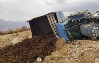 Erzincan’da traktörün devrilmesi sonucu sürücü...