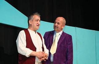 Erzurum Şehir Tiyatrosu “edep yahu” adlı oyunla...