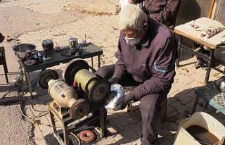 Eski çelik çaydanlıklar hayat buluyor