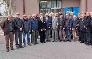 Eskişehir’de emekli öğretmenler 48 yıl sonra...