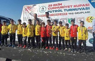 Eskişehirli minikler Cumhuriyet Kupası’nda farklı...