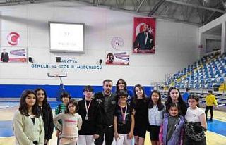 Eskrim takımı Sivas’a 8 madalya ile döndü