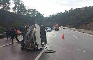 Fethiye’de minibüs devrildi: 4 yaralı