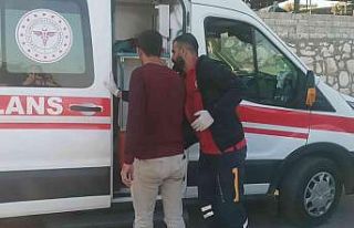 Freni patlayan otomobil duvara çarptı: 4 yaralı