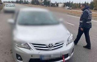 Gaziantep’te bir otomobilden 6 kaçak göçmen çıktı